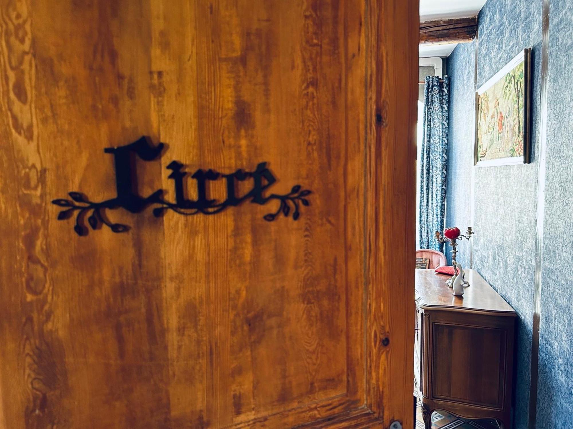 カプタング La Babayaga Bed & Breakfast エクステリア 写真